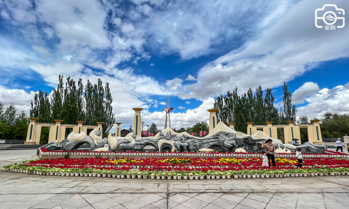 格尔木将军楼背后的故事,一个人、一条路、一座城,让人肃然起敬休闲区蓝鸢梦想 - Www.slyday.coM 格尔木将军楼背后的故事,一个人、一条路、一座城,让人肃然起敬休闲区蓝鸢梦想 - Www.slyday.coM