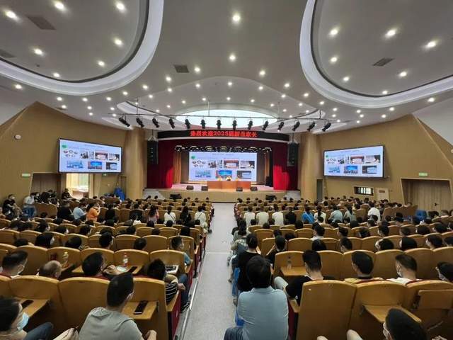 海宁市高级中学2025届高一新生正式报到休闲区蓝鸢梦想 - Www.slyday.coM 海宁市高级中学2025届高一新生正式报到休闲区蓝鸢梦想 - Www.slyday.coM