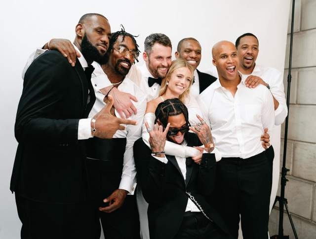 乐福大婚,詹姆斯发文祝贺,多名骑士旧将到场,独缺欧文休闲区蓝鸢梦想 - Www.slyday.coM 乐福大婚,詹姆斯发文祝贺,多名骑士旧将到场,独缺欧文休闲区蓝鸢梦想 - Www.slyday.coM