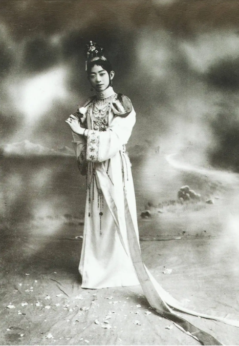 京剧大师梅兰芳的中国首部彩色电影《生死恨》75年前的今天开拍休闲区蓝鸢梦想 - Www.slyday.coM