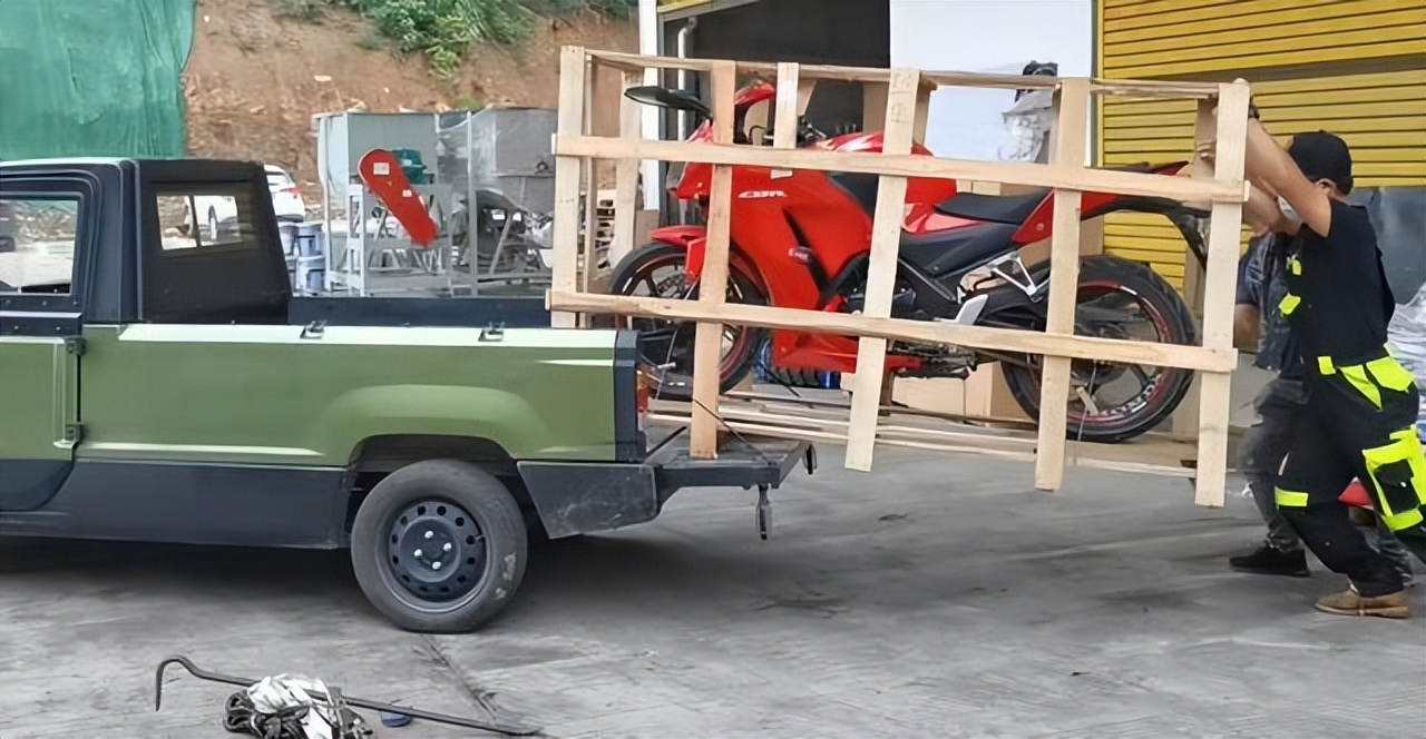 仿赛摩托车可以摩旅吗？为什么旅途很少看到仿赛车，给大家了解下休闲区蓝鸢梦想 - Www.slyday.coM