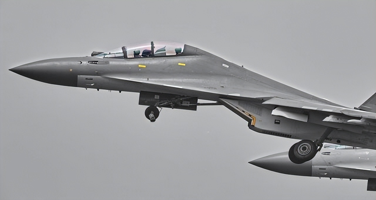 战力仅次于歼20，却被美国人直接封神，歼16到底有啥黑科技？休闲区蓝鸢梦想 - Www.slyday.coM