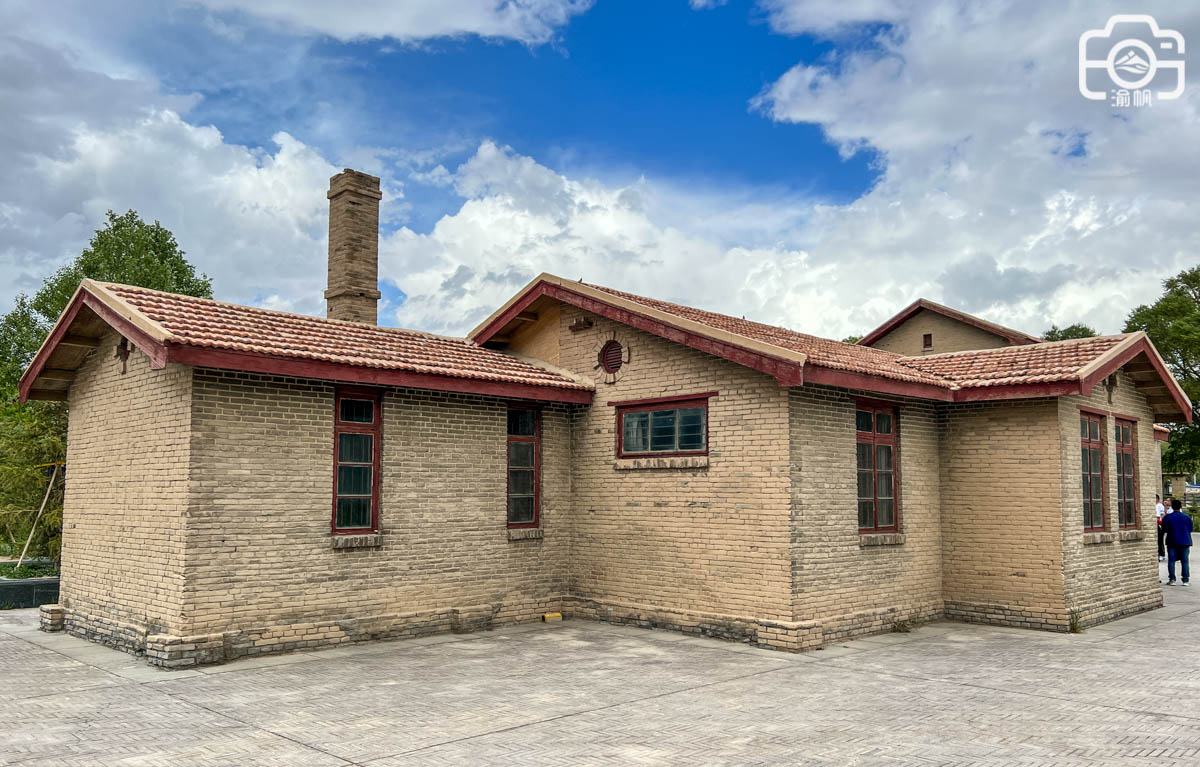 格尔木将军楼背后的故事,一个人、一条路、一座城,让人肃然起敬休闲区蓝鸢梦想 - Www.slyday.coM 格尔木将军楼背后的故事,一个人、一条路、一座城,让人肃然起敬休闲区蓝鸢梦想 - Www.slyday.coM