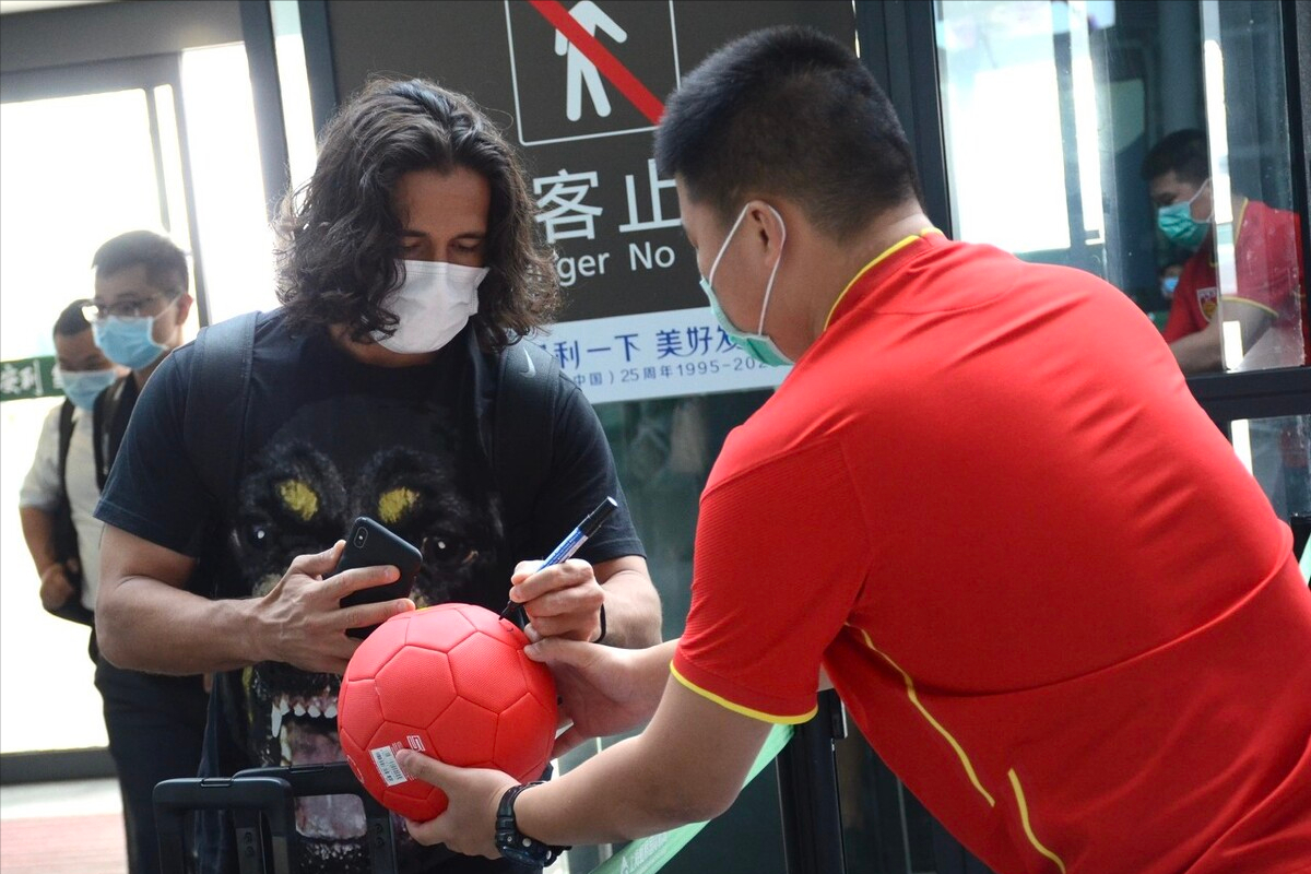 于大宝退出国家队为了逃避东亚杯?他们离开了,还能骂谁?休闲区蓝鸢梦想 - Www.slyday.coM 于大宝退出国家队为了逃避东亚杯?他们离开了,还能骂谁?休闲区蓝鸢梦想 - Www.slyday.coM