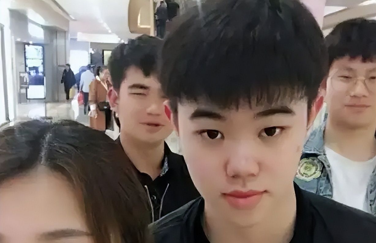 韩涵再创巅峰第一神话,虽时隔几十分钟被抢走,但仍旧欢乐无比休闲区蓝鸢梦想 - Www.slyday.coM 韩涵再创巅峰第一神话,虽时隔几十分钟被抢走,但仍旧欢乐无比休闲区蓝鸢梦想 - Www.slyday.coM