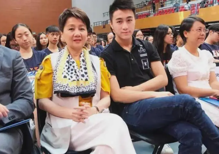 退休后获1.2亿别墅,以及66万的安家费,赌王家保姆地位有多高?休闲区蓝鸢梦想 - Www.slyday.coM 退休后获1.2亿别墅,以及66万的安家费,赌王家保姆地位有多高?休闲区蓝鸢梦想 - Www.slyday.coM