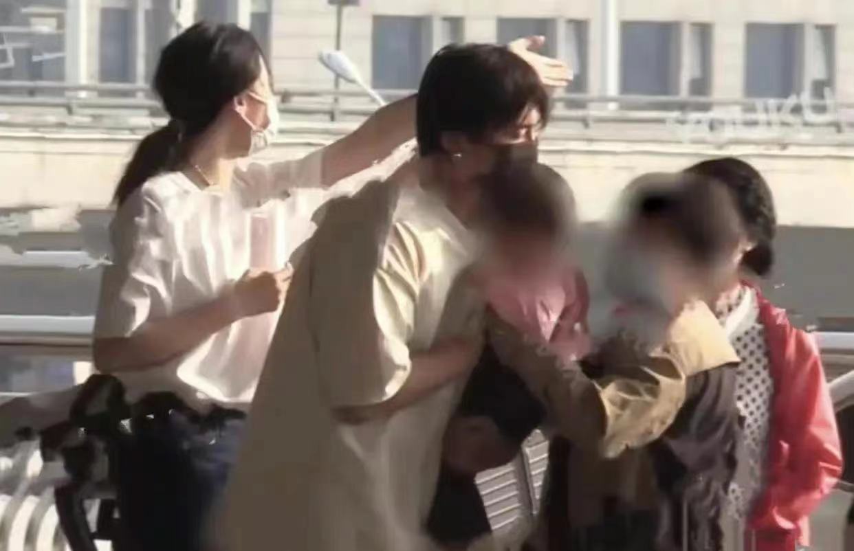 王传君官宣恋情，称齐溪为齐老师，宋丹丹等嘉宾为齐溪打call休闲区蓝鸢梦想 - Www.slyday.coM