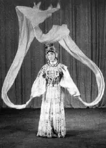 京剧大师梅兰芳的中国首部彩色电影《生死恨》75年前的今天开拍休闲区蓝鸢梦想 - Www.slyday.coM