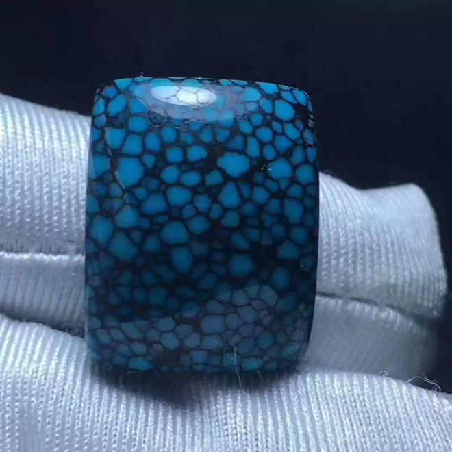 绿松石上的铁线，到底是什么物质？休闲区蓝鸢梦想 - Www.slyday.coM