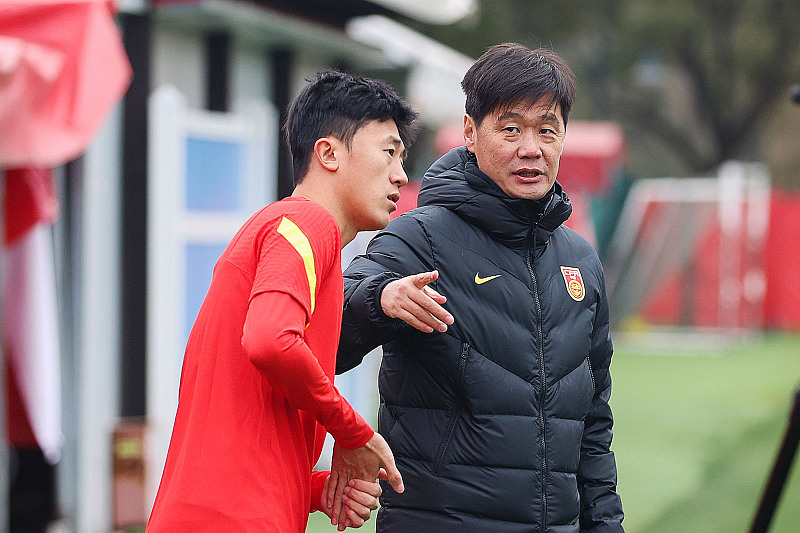 足协有多业余?泰山队球迷疑虑被大V解答!克雷桑摔杯致敬李霄鹏休闲区蓝鸢梦想 - Www.slyday.coM 足协有多业余?泰山队球迷疑虑被大V解答!克雷桑摔杯致敬李霄鹏休闲区蓝鸢梦想 - Www.slyday.coM