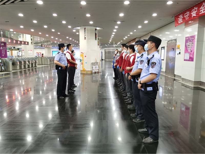 迎七一 保安全 站警同心守锡铁休闲区蓝鸢梦想 - Www.slyday.coM