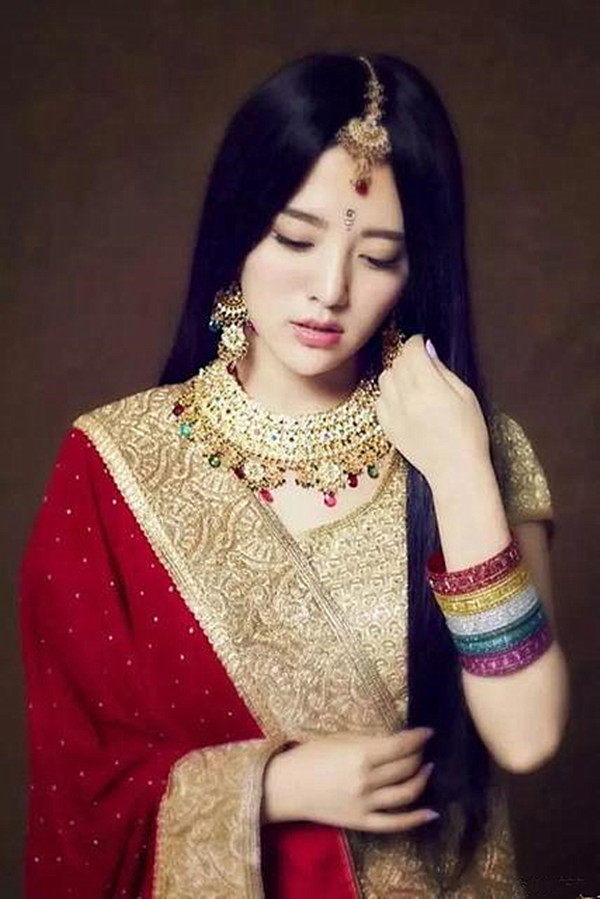 藏族女神阿兰日系颜值公主穿搭嗓音极具穿透力