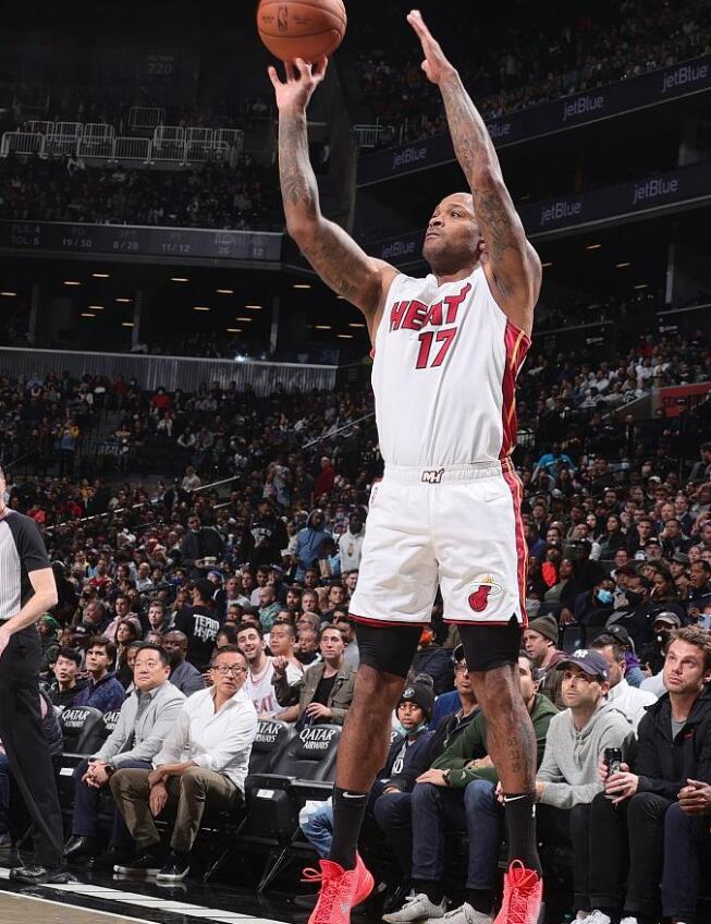 一夜13大续约动态,湖人迎来官宣,哈登一年3000万?比尔5000万!休闲区蓝鸢梦想 - Www.slyday.coM 一夜13大续约动态,湖人迎来官宣,哈登一年3000万?比尔5000万!休闲区蓝鸢梦想 - Www.slyday.coM