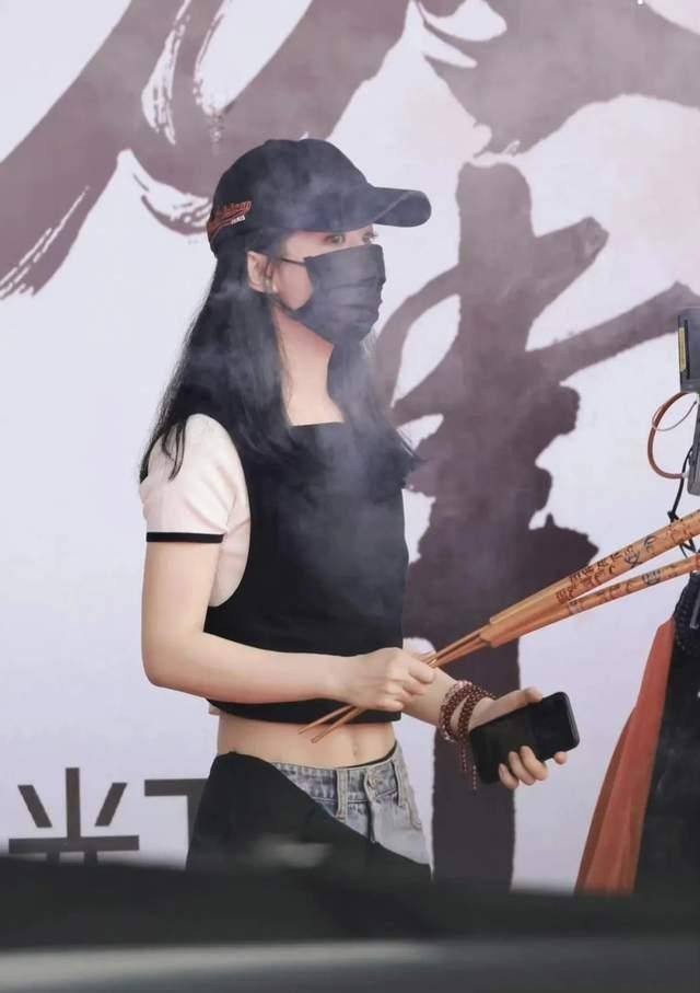 赵丽颖《与凤行》造型首曝光!罕见穿华丽风古装拍戏,少女感太绝休闲区蓝鸢梦想 - Www.slyday.coM 赵丽颖《与凤行》造型首曝光!罕见穿华丽风古装拍戏,少女感太绝休闲区蓝鸢梦想 - Www.slyday.coM