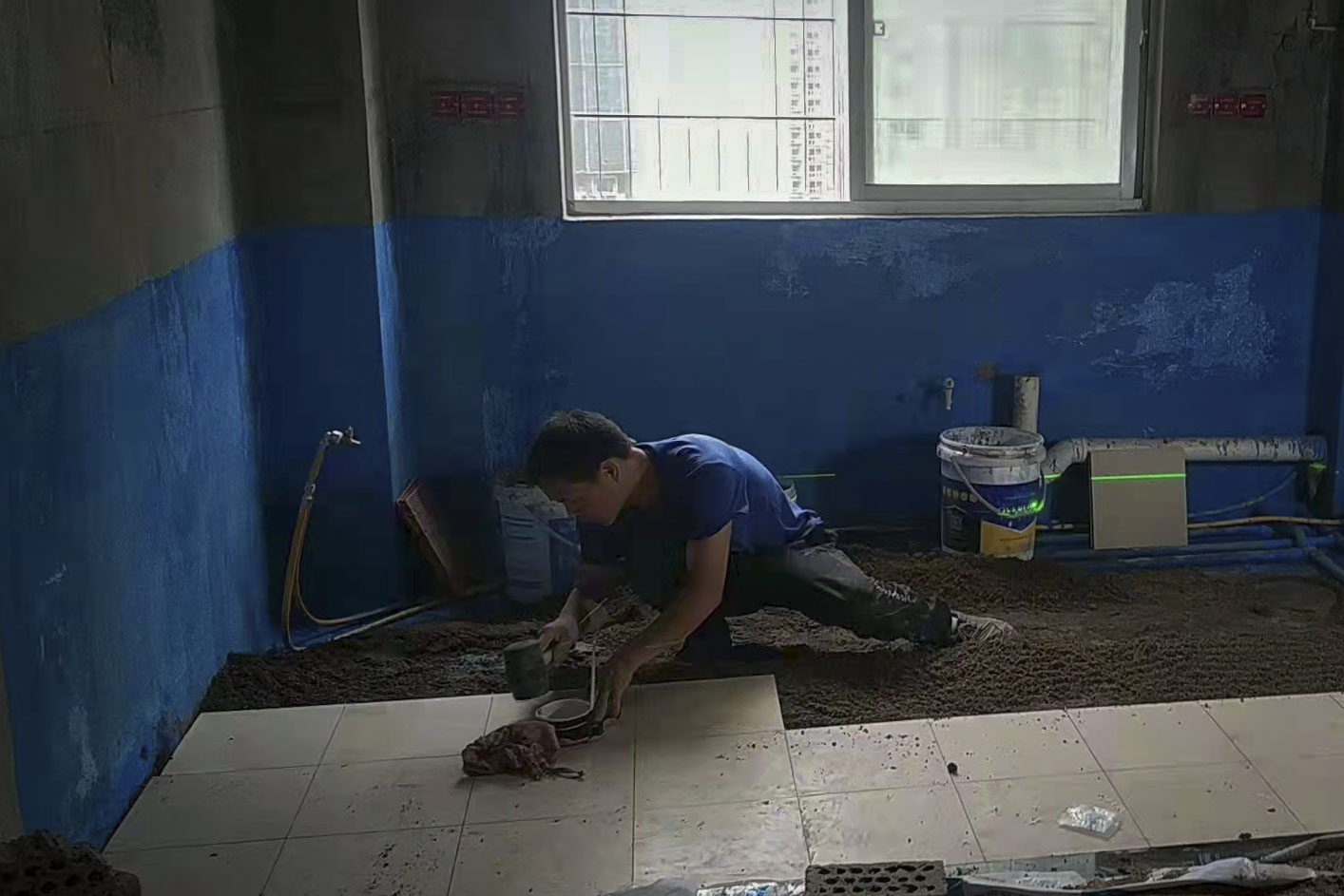 小伙决定卖房救姐后女友愤然离去，如今欠下巨债成为“大龄剩男”休闲区蓝鸢梦想 - Www.slyday.coM