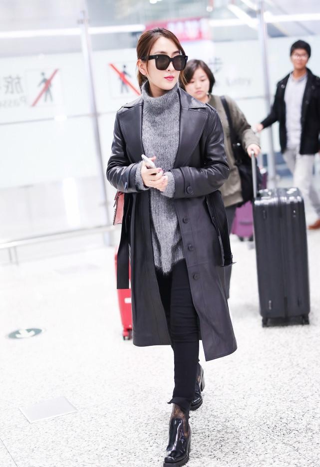 马苏的帅气感一般人模仿不来,一身黑色的造型好酷飒,走路都带风休闲区蓝鸢梦想 - Www.slyday.coM 马苏的帅气感一般人模仿不来,一身黑色的造型好酷飒,走路都带风休闲区蓝鸢梦想 - Www.slyday.coM