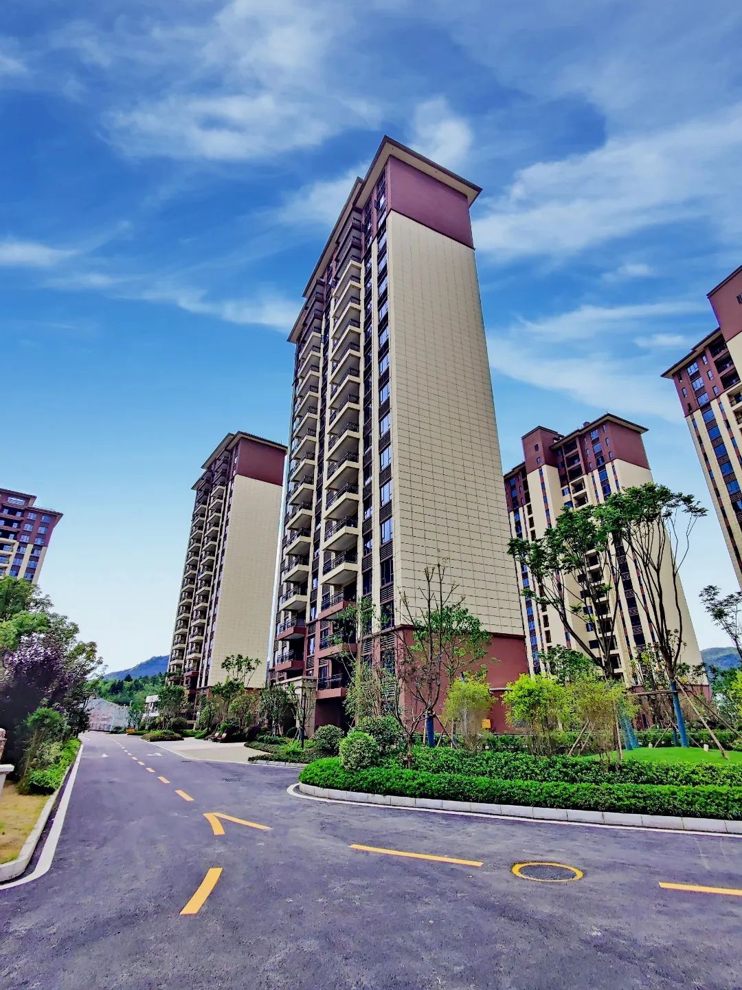 新家 | 实景呈现 碧桂园·西南上城澜山府顺利交付