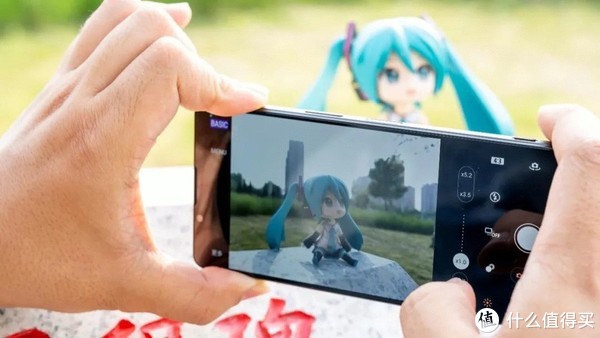 普通用户眼中的信仰，却是专业人士的最爱：索尼Xperia 1 IV体验测评休闲区蓝鸢梦想 - Www.slyday.coM