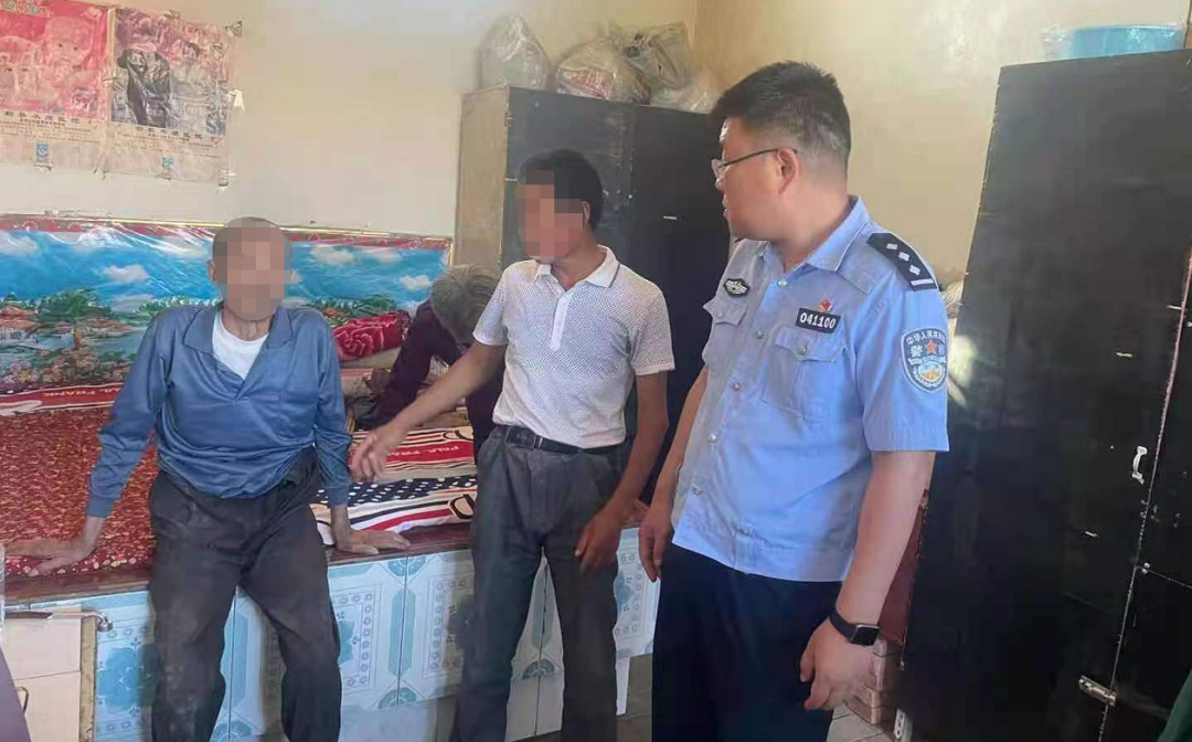 【我为群众办实事】铁骑也“柔情”，交警助耄耋老人回家