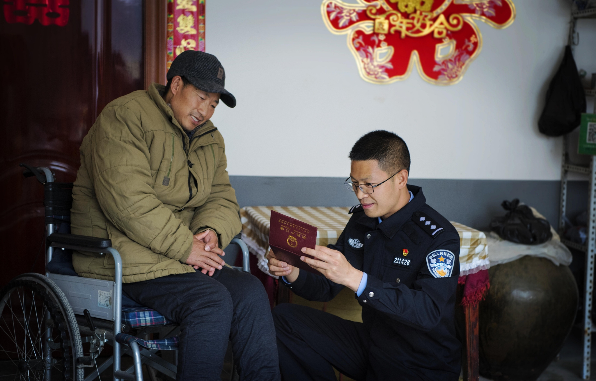 全国优秀人民警察钟小军重庆之巅下的平安守护人