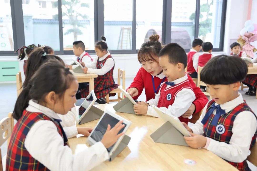 十堰这里有个特别的房子，走进一看不得了休闲区蓝鸢梦想 - Www.slyday.coM