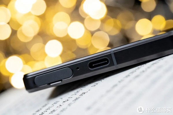 普通用户眼中的信仰，却是专业人士的最爱：索尼Xperia 1 IV体验测评休闲区蓝鸢梦想 - Www.slyday.coM