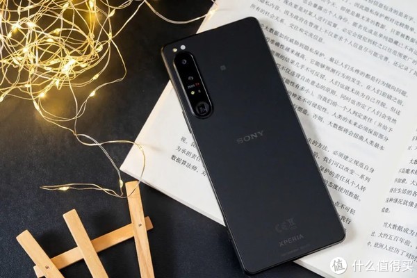 普通用户眼中的信仰，却是专业人士的最爱：索尼Xperia 1 IV体验测评休闲区蓝鸢梦想 - Www.slyday.coM