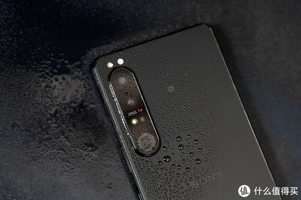 普通用户眼中的信仰，却是专业人士的最爱：索尼Xperia 1 IV体验测评休闲区蓝鸢梦想 - Www.slyday.coM