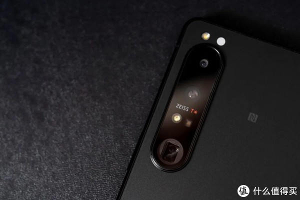 普通用户眼中的信仰，却是专业人士的最爱：索尼Xperia 1 IV体验测评休闲区蓝鸢梦想 - Www.slyday.coM