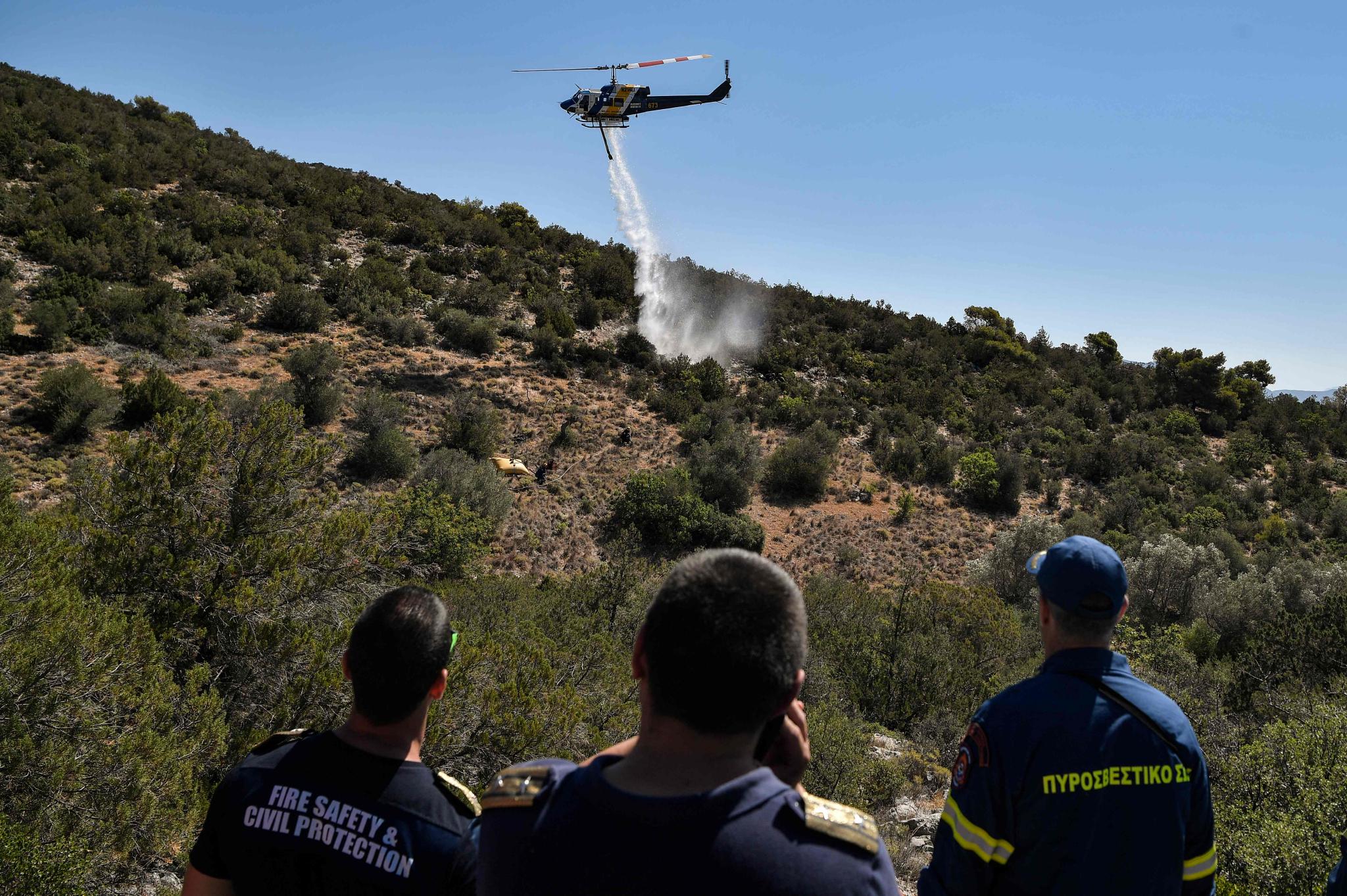 希腊消防员进行应对山火训练休闲区蓝鸢梦想 - Www.slyday.coM