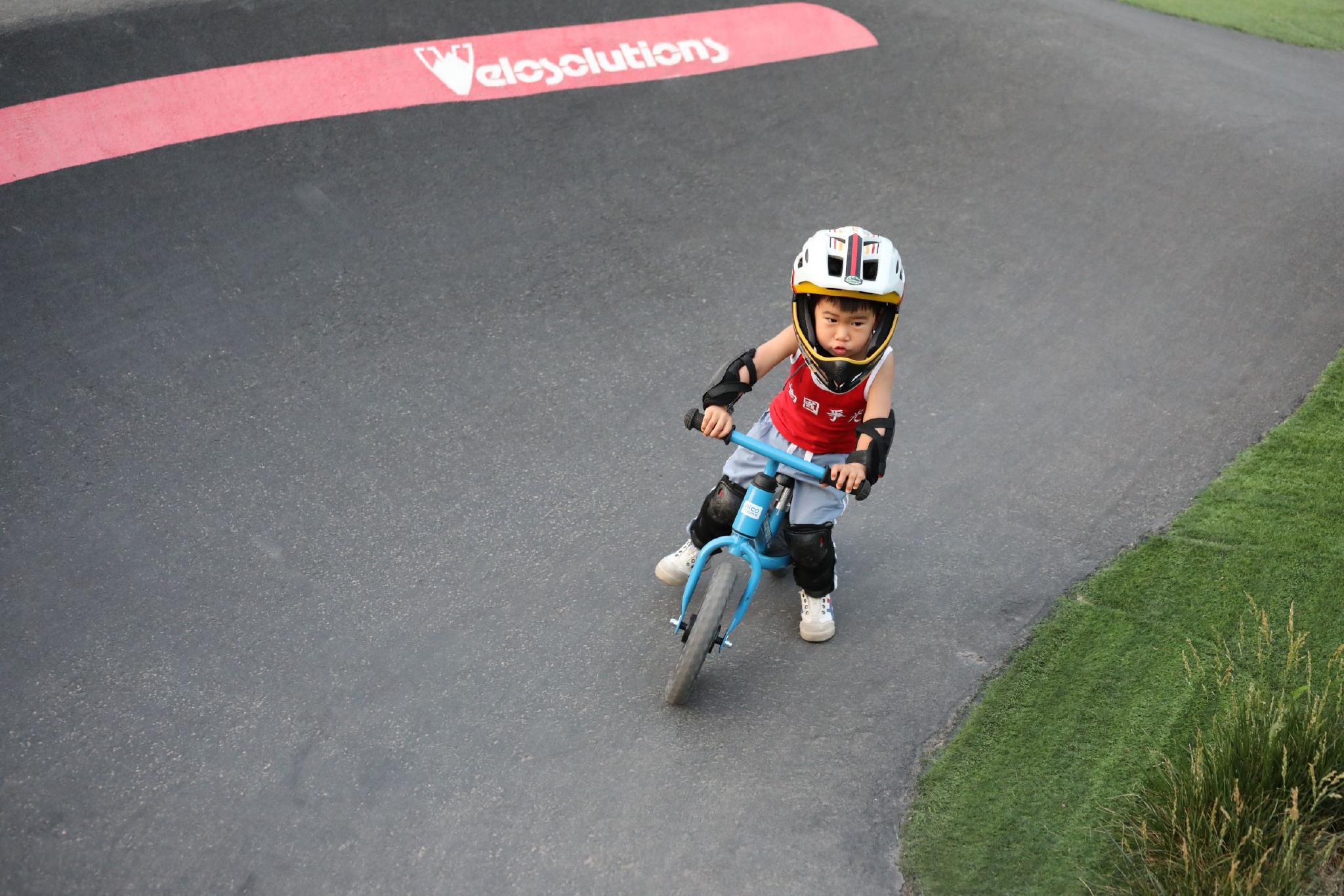 3岁前的宝宝也能“练体育”？答案和你想的不一样休闲区蓝鸢梦想 - Www.slyday.coM