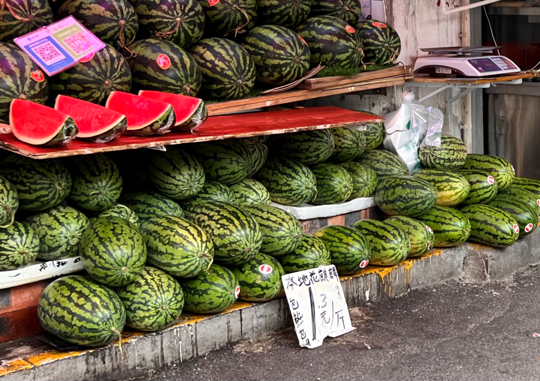 诱人！南宁路边的水果熟了，来看看有没有你爱的休闲区蓝鸢梦想 - Www.slyday.coM