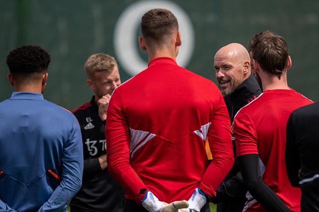 曼联摘掉冤大头帽子！德容最快周末现身梦剧场？巴萨已录告别视频休闲区蓝鸢梦想 - Www.slyday.coM