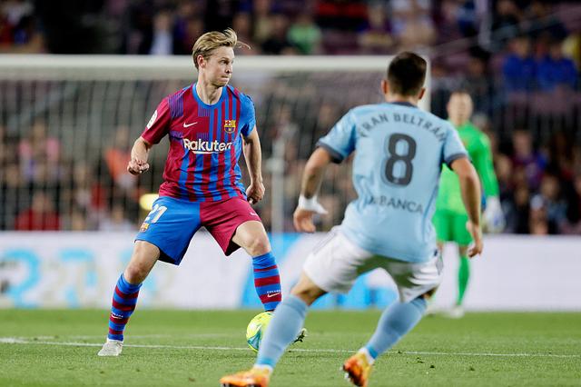 曼联摘掉冤大头帽子！德容最快周末现身梦剧场？巴萨已录告别视频休闲区蓝鸢梦想 - Www.slyday.coM