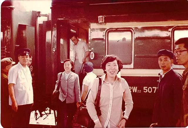 香港回归25周年，冲上热搜的“001小姐”是谁？休闲区蓝鸢梦想 - Www.slyday.coM