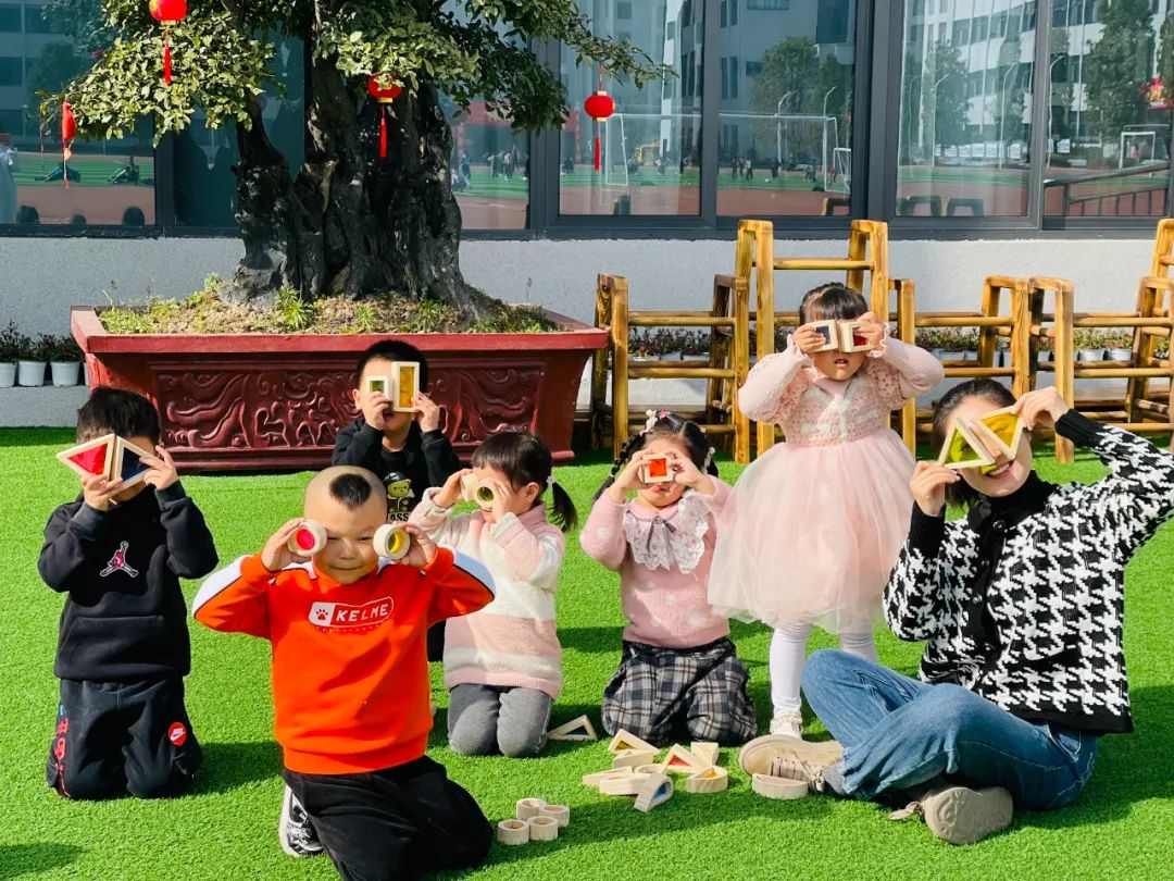 十堰这里有个特别的房子，走进一看不得了休闲区蓝鸢梦想 - Www.slyday.coM