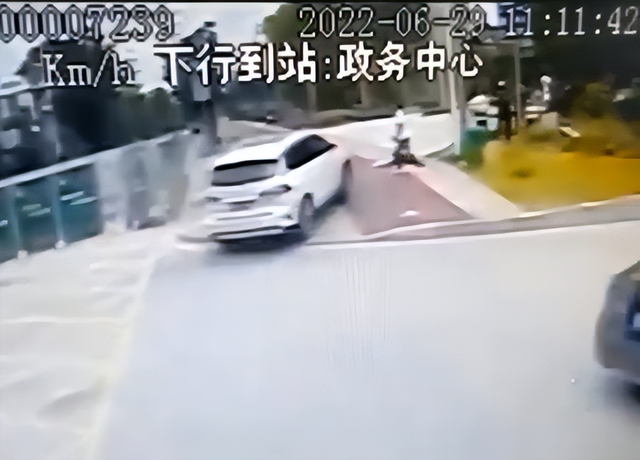 “00后”女子因离婚纠纷，遭丈夫开车碾压身亡！警方：男子已被抓获休闲区蓝鸢梦想 - Www.slyday.coM