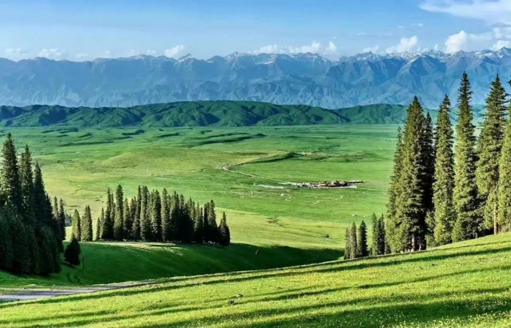 暑期游新疆，重庆人选这款双飞游就对了！往返直飞，8天深度游，穿越独库公路休闲区蓝鸢梦想 - Www.slyday.coM