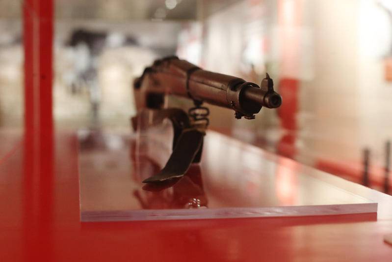 上海图书馆明起重开展览，其他线下服务再等一下休闲区蓝鸢梦想 - Www.slyday.coM