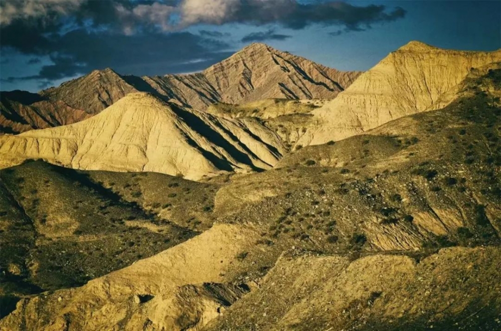 暑期游新疆，重庆人选这款双飞游就对了！往返直飞，8天深度游，穿越独库公路休闲区蓝鸢梦想 - Www.slyday.coM