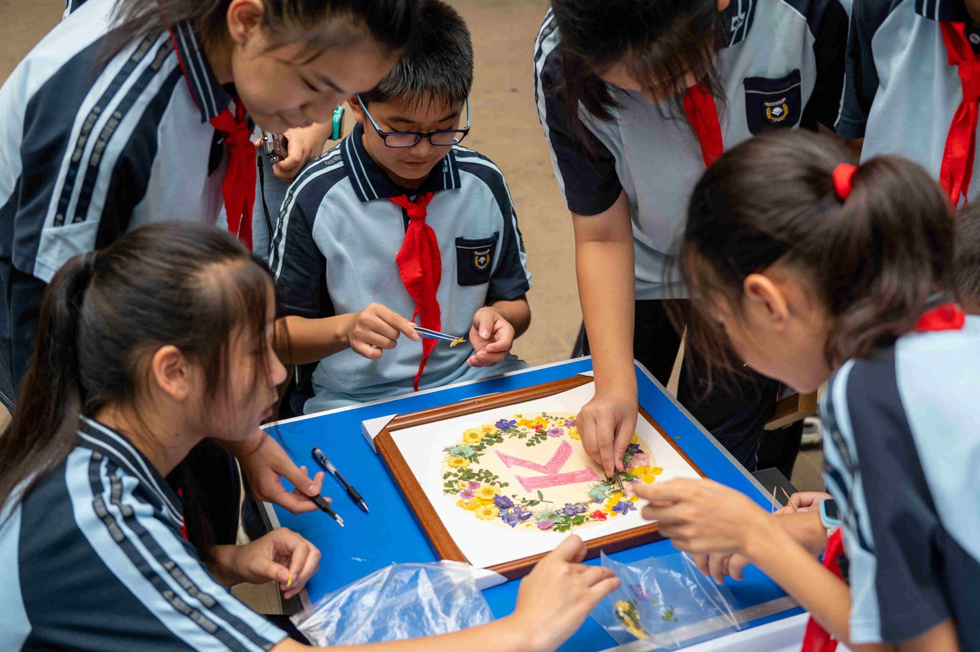 让留守、流动儿童“邕”有快乐暑假 肯德基小候鸟基金携手南宁新闻网开展网络公益活动休闲区蓝鸢梦想 - Www.slyday.coM