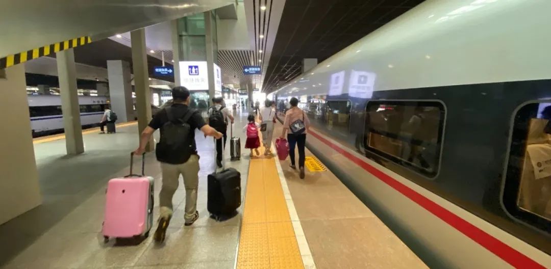 中军通信的启屏广告推广模式遭质疑 换部手机就