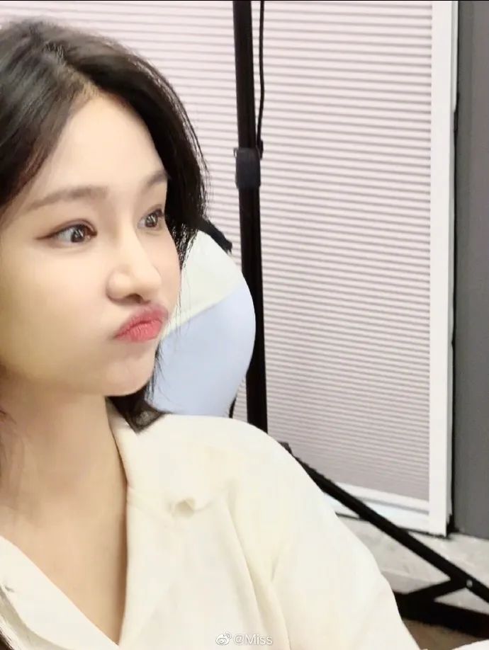 尬住了：PDD直播唱《向天再借500年》，被起诉赔偿10W！休闲区蓝鸢梦想 - Www.slyday.coM