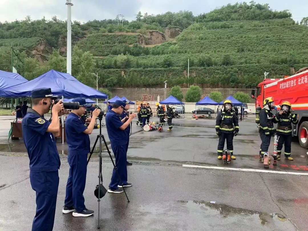 暴雨突袭——吕梁消防组织开展防汛救灾应急宣传实战拉动演练