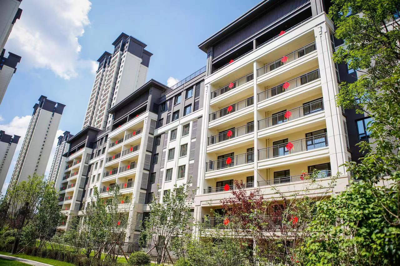 吉林市中海河山郡小区如期交付