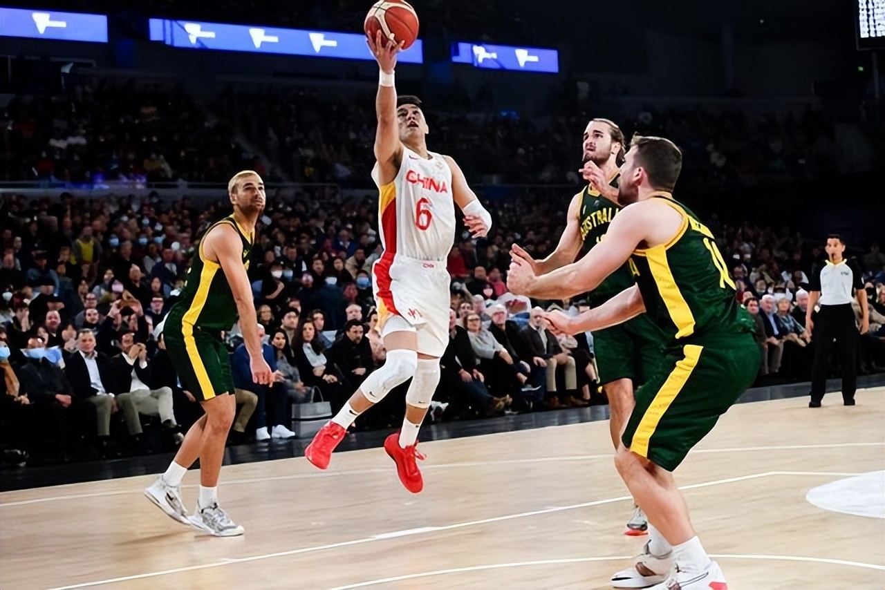 中国男篮虽败犹荣！落后16分追到平分，输球缘于末节三分球失准休闲区蓝鸢梦想 - Www.slyday.coM