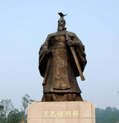 古代典籍中不断渲染龙的形象,使之神秘化