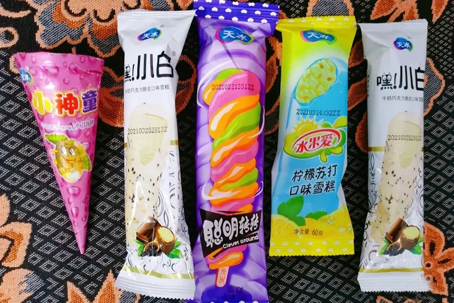 还有柠檬苏打水果爱,秘制红豆,聪明转转……图片1 2|啊饭团饭团 08