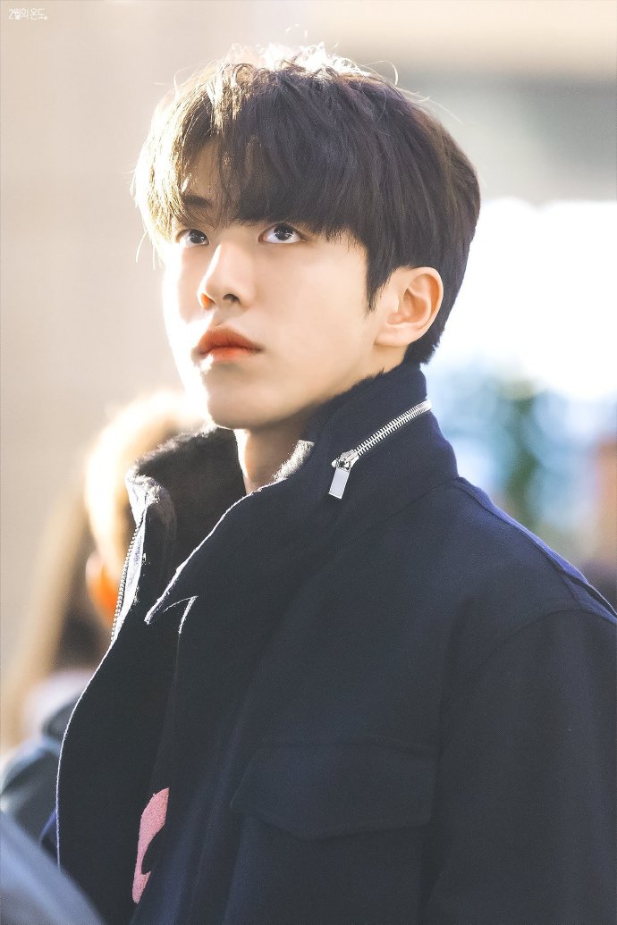 疑似南柱赫未成年饮酒照在韩网热传经纪公司回应