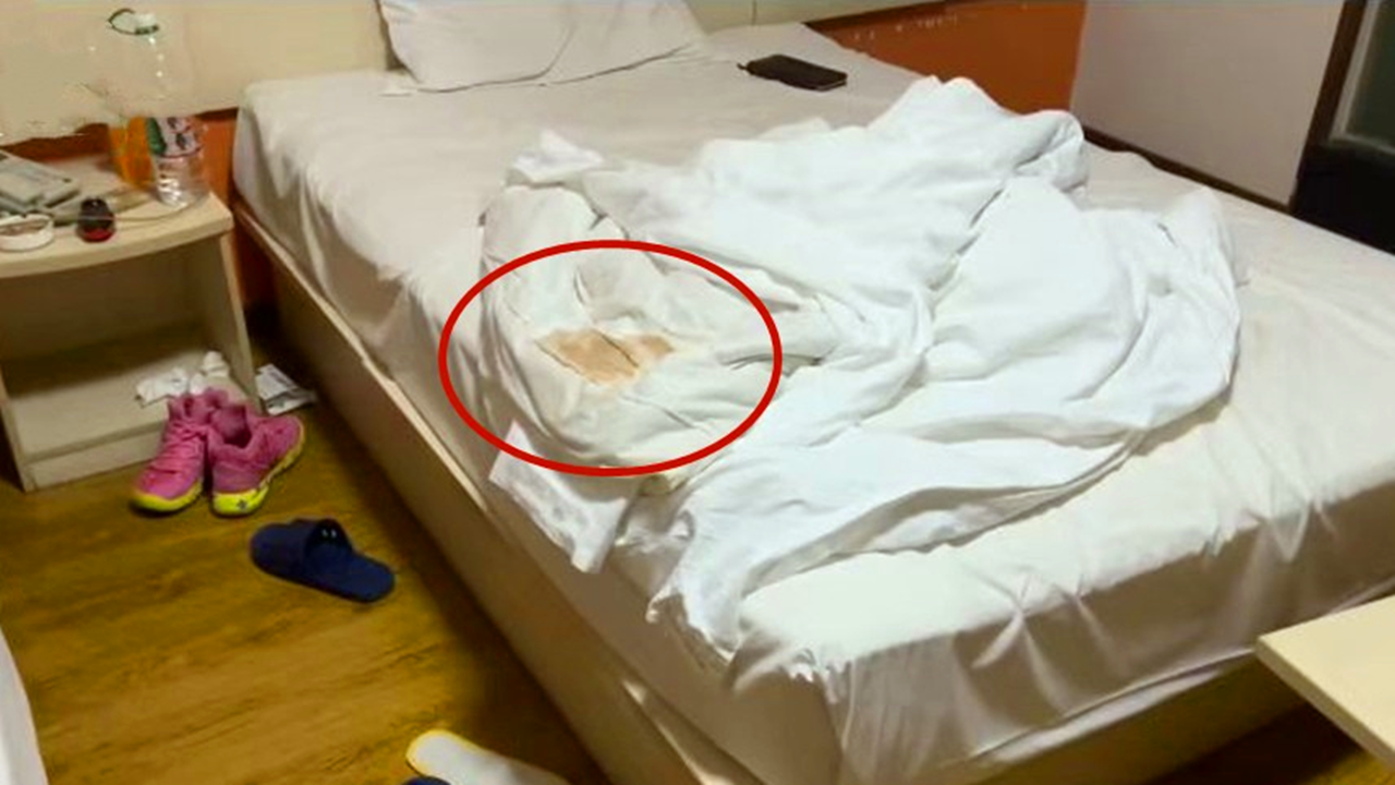 奇辽宁一男子住酒店一觉醒来被子上有一滩血迹